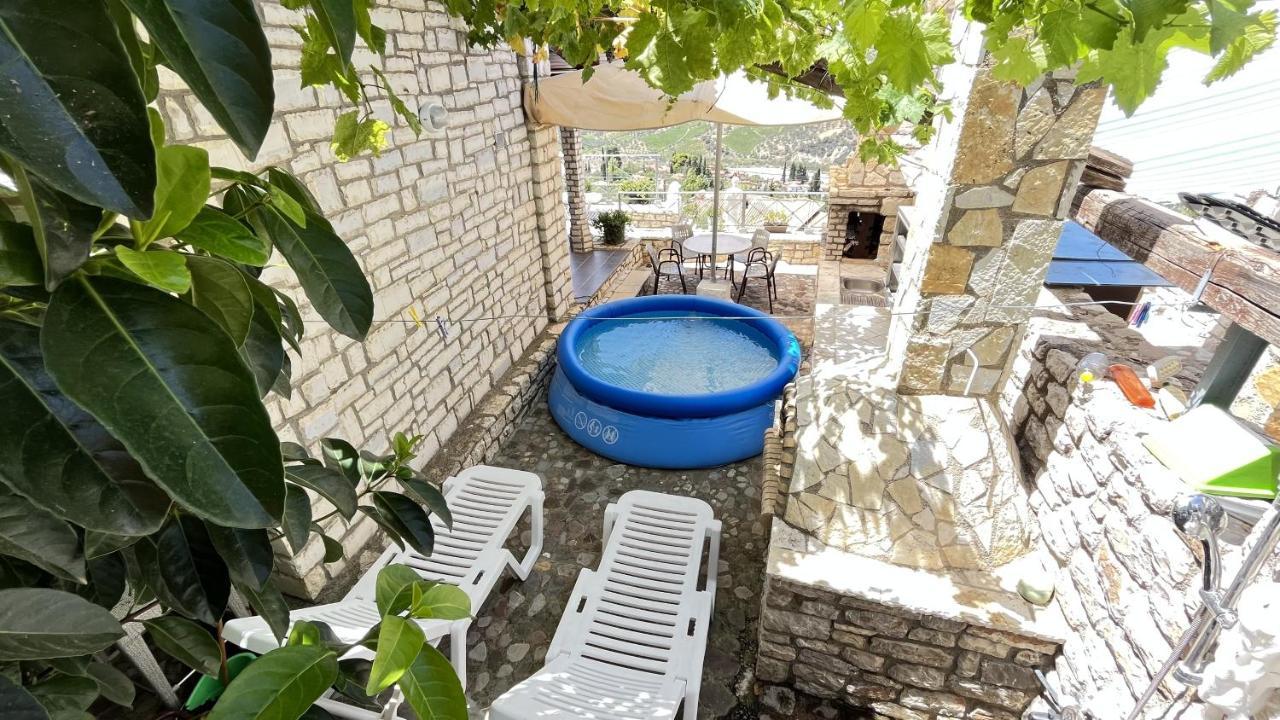 Stone Maisonettes Aigio Exterior foto